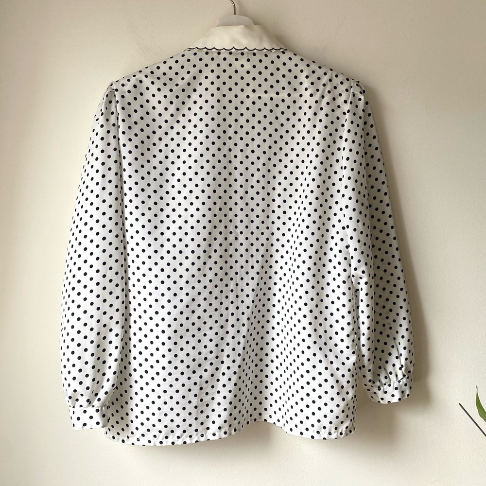 Vintage black and white polka dot print puff shoulder blouse - Picture 14 of 16